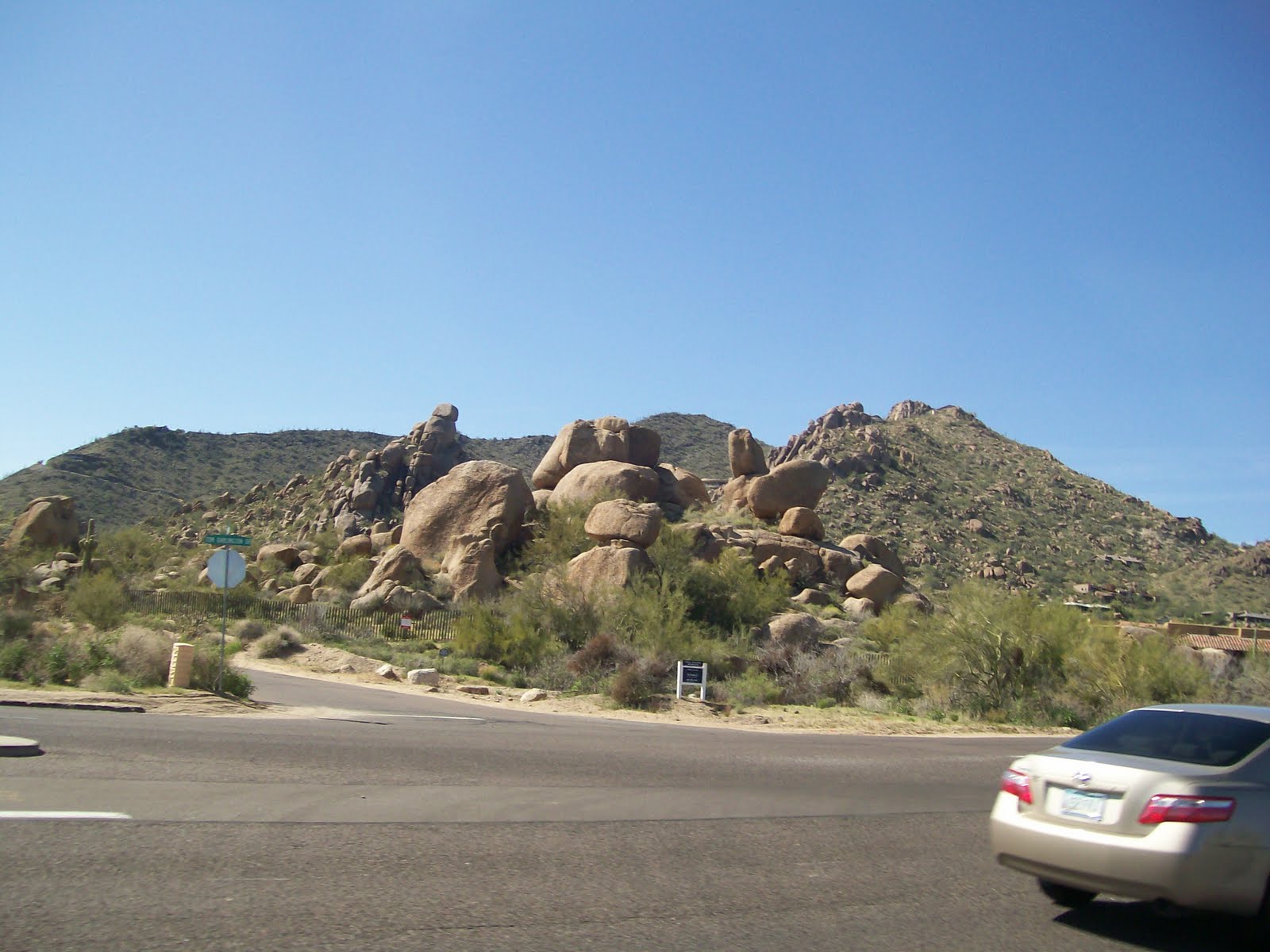 Rockhounding Around: Weathering at the Boulder's - Arizona