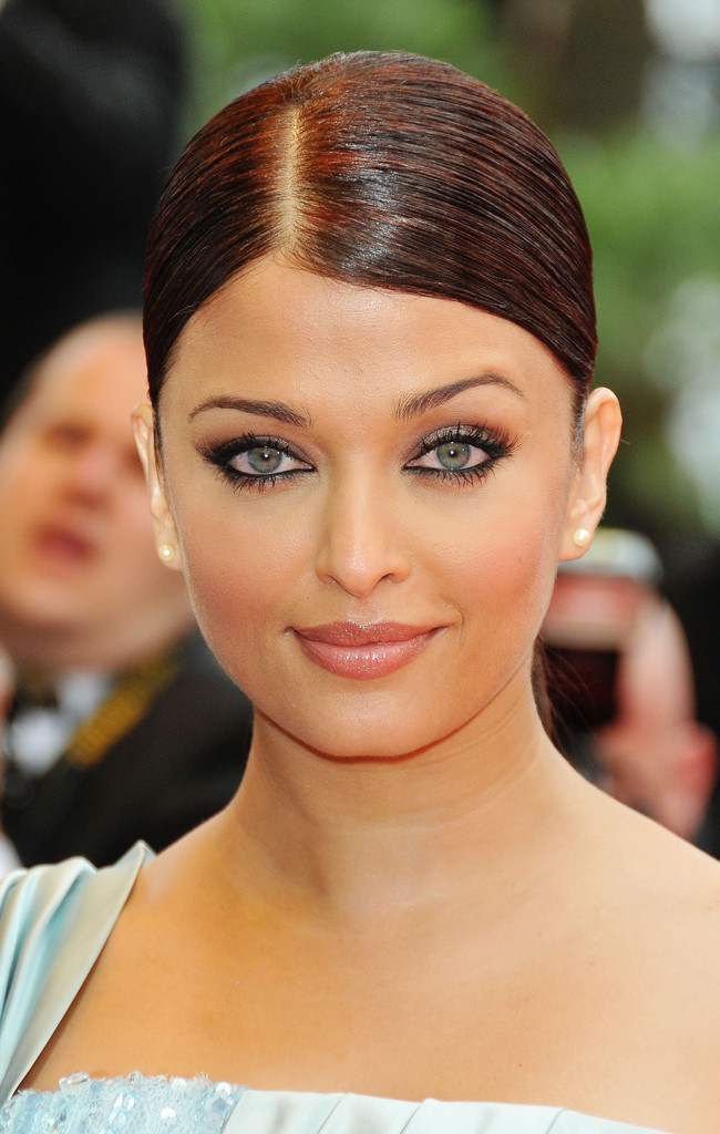 Aishwarya Rai Age, After Pregnancy Pics, Hot Bold Aishwarya Rai Bacchan - http://hotbollywoodhollywoodactressphotos.blogspot.com Aishwarya Rai Age, After Pregnancy Pics, Hot Bold Aishwarya Rai Bacchan - http://hotbollywoodhollywoodactressphotos.blogspot.com