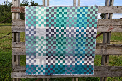 http://sewfreshquilts.blogspot.ca/2014/09/pretty-in-plaid-st-louis-16-patch-finish.html