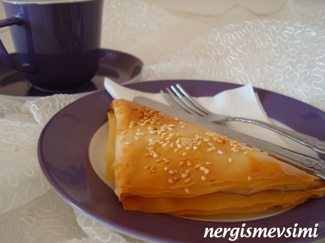 nergismevsimi BAKLAVA YUFKASINDAN MUSKA BÖREĞİ