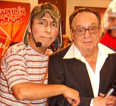 Chavo del Ocho imitado por Edwin Sierra Foto de Edwin Sierra como Chavo del Ocho y el creador del Chavo