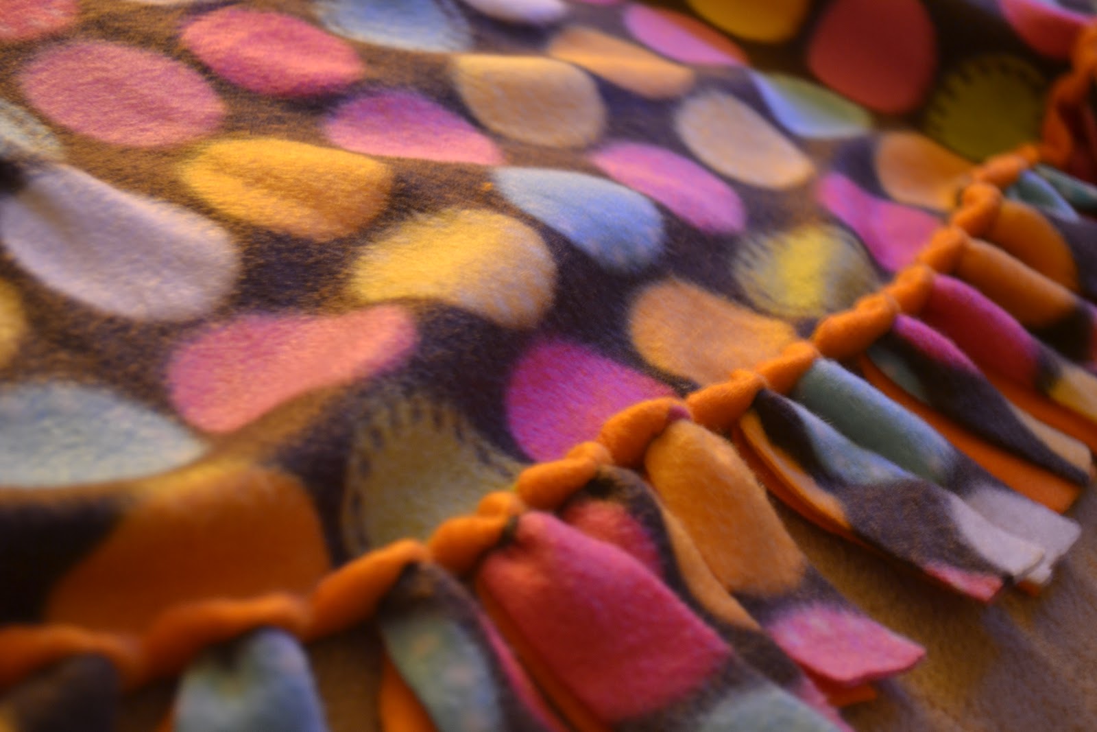 You seriously made that no sew looped blanket