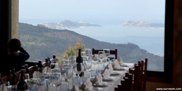Vistas de la ría de Vigo desde el restaurante Mirador do Cepudo