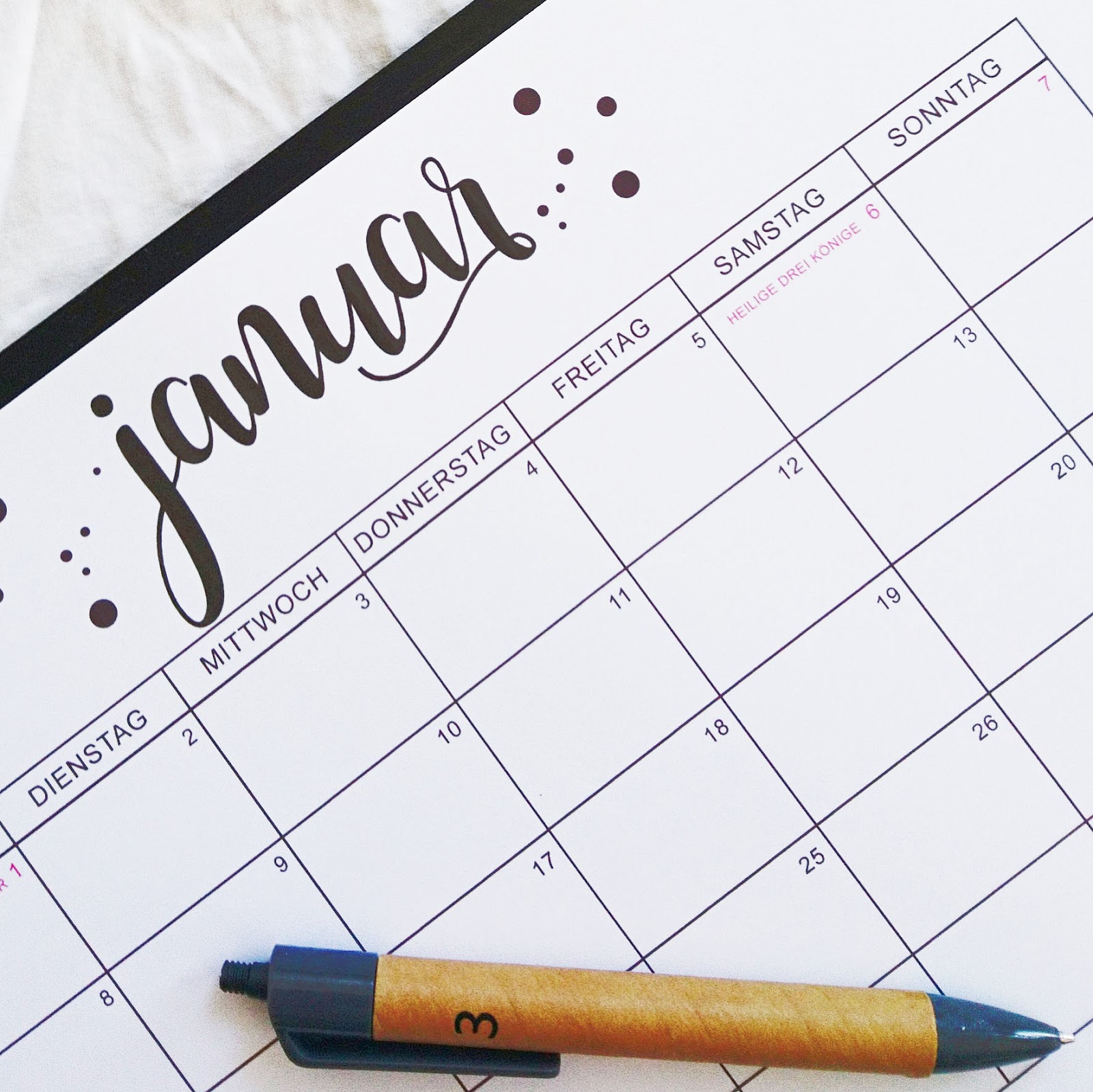 MONATSKALENDER 2018 PLANEN UND ORGANISIEREN FREEBIE DOTS / what a