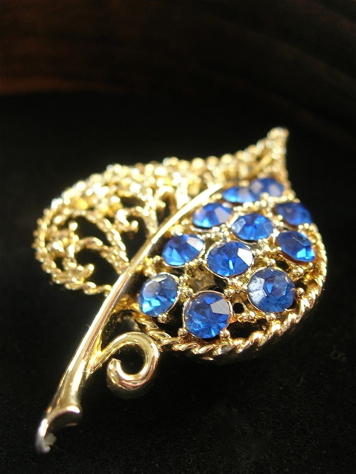 Vintage Costume Jewelry 73E