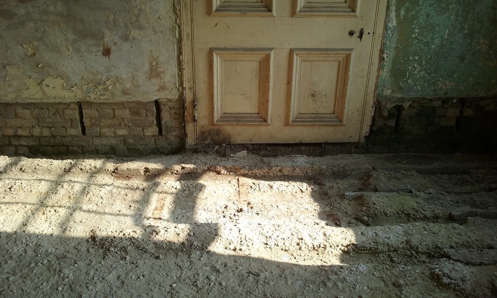 19th Century fireproof cast insitu floors.