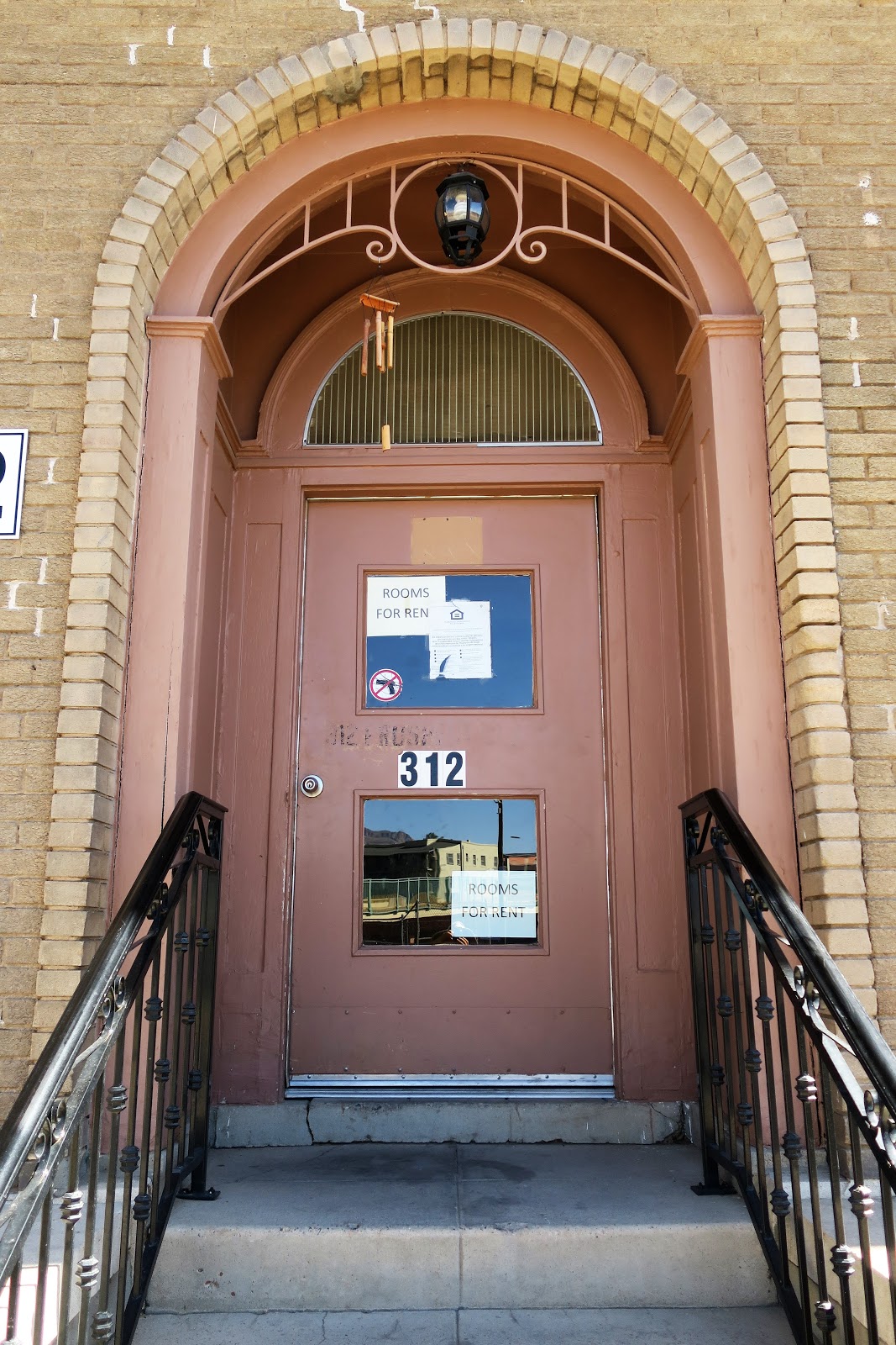 Living Rootless El Paso Upson Rooms for Men