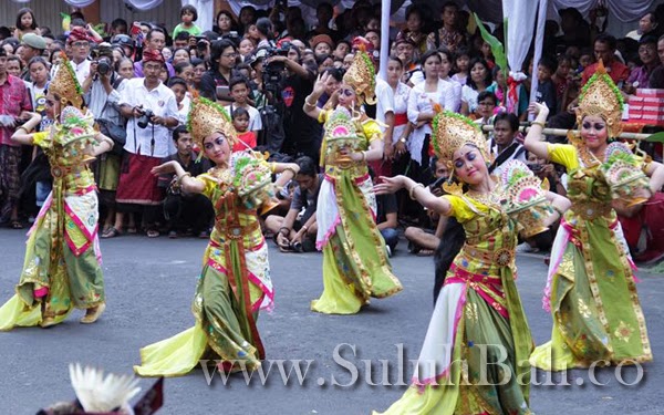 Tari Sekar Sandat Pukau Penonton - Dewata News