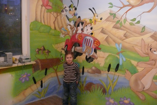 Malowanie pokoju dziecięcego Malarstwo ścienne w pokoju dziewczynki, obraz 3D namalowany na ścianie