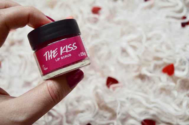 lush the kiss lip scrub review