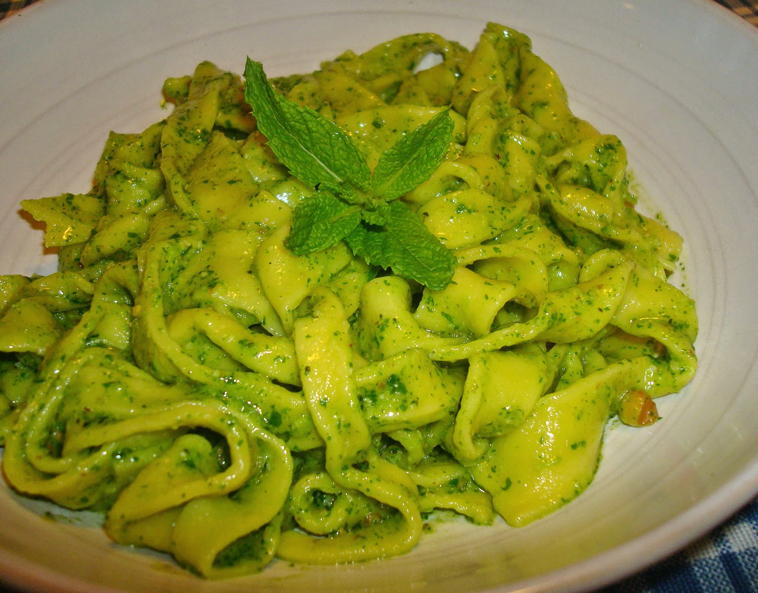 L'ELEGANZA DEL POLPO TAGLIATELLE CON PESTO DI RUCOLA E