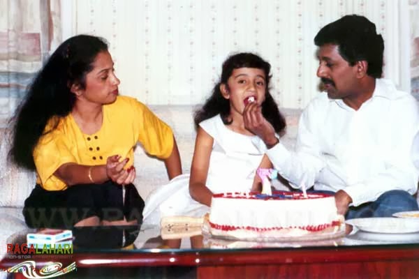 Actress Trisha Krishnan Childhood Photo with Parents Father Krishnan & Mother Uma Krishnan | Actress Trisha Krishnan Childhood Photos | Real-Life Photos