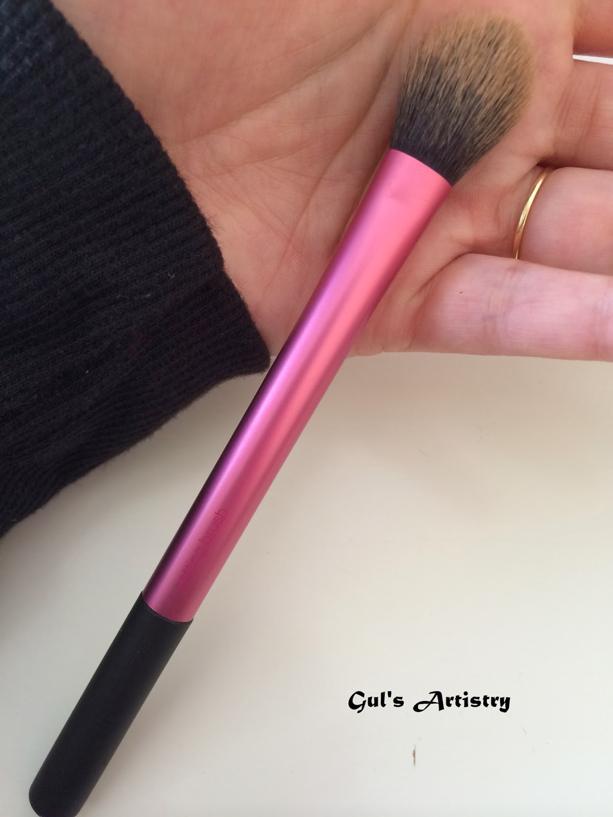 Gul's Artistry Makeup Brush Essentials for Beginners )