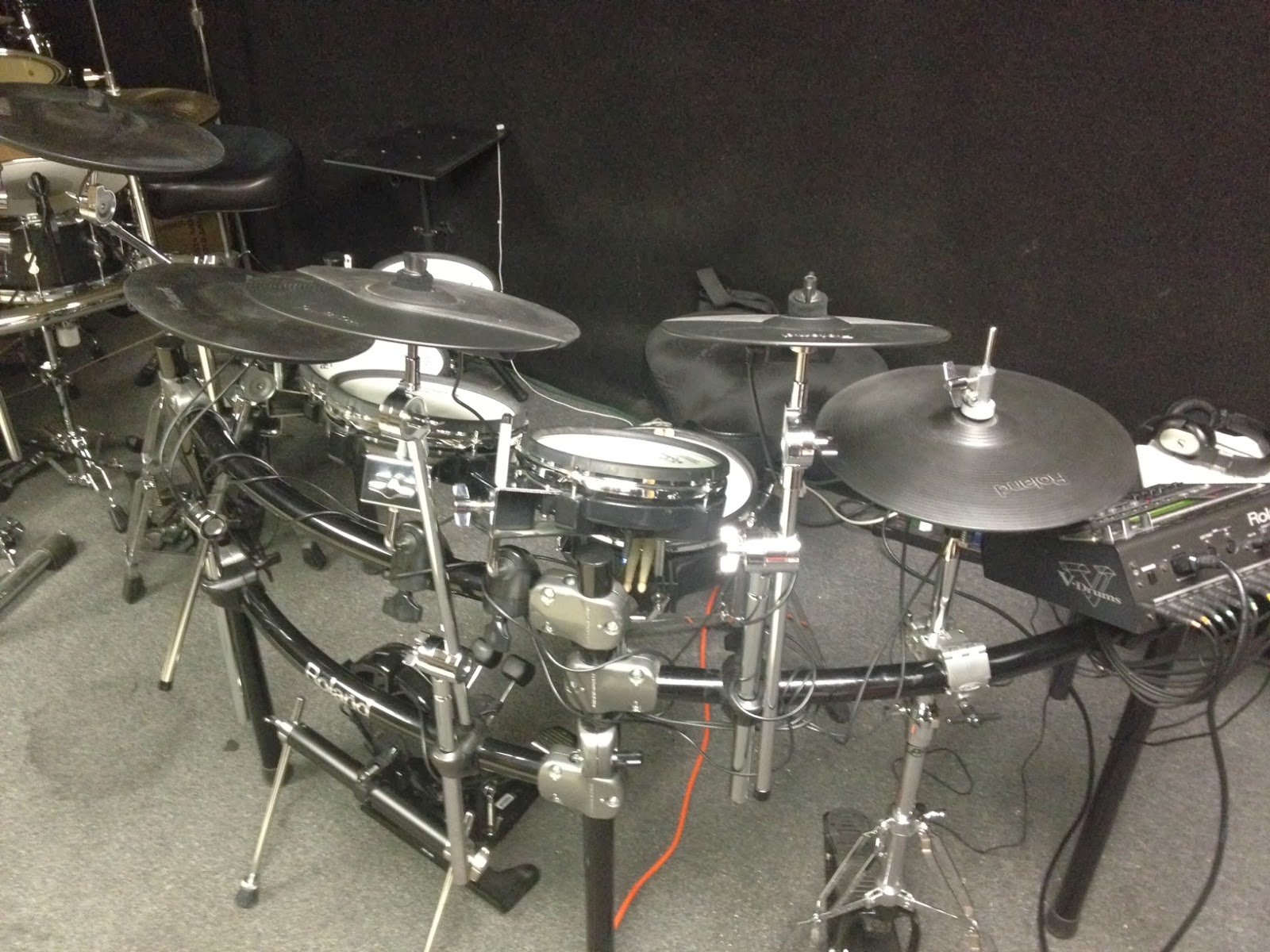 Arranging your electronic drumset Drum Nuts (& Bolts)