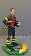 marito pompiere statuetta realistica vigile del fuoco cake topper speciali orme magiche