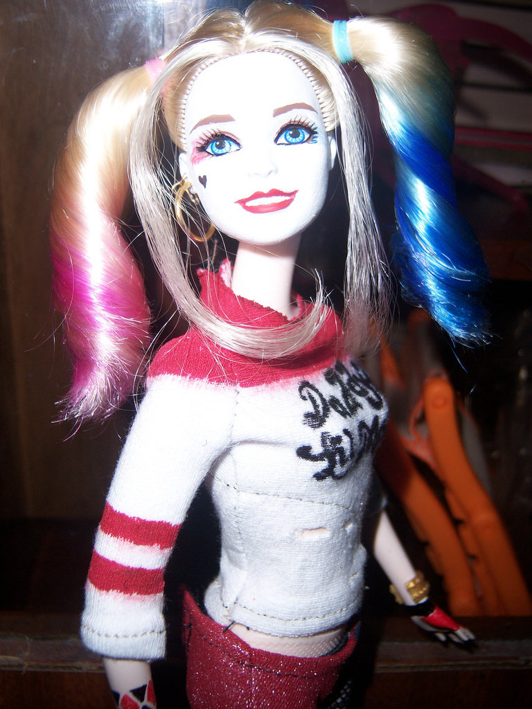 кукла барби харли квинн. куклы барби харли квин. силиконовая кукла харли квинн. игрушки барби харли квинн. одежда для кукол барби одежда харли квинн.