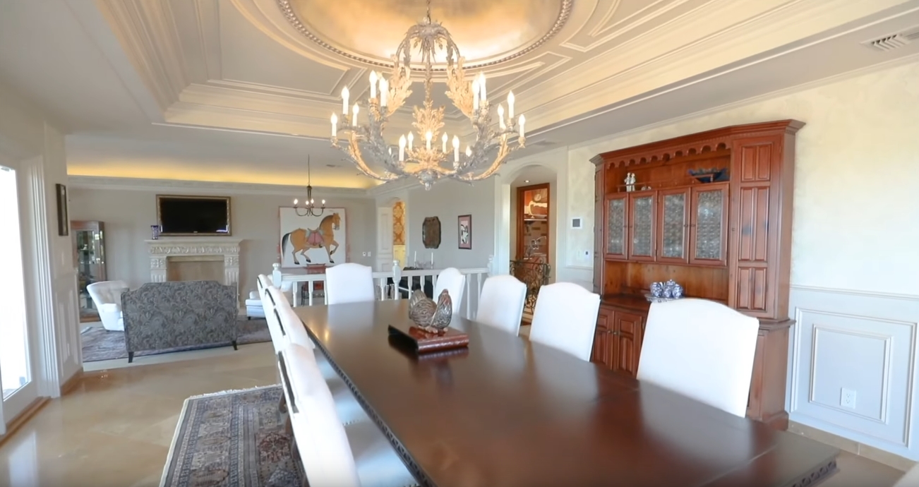 22 Photos vs. 35 Saddleback Rd, Rolling Hills, CA Mansion Interior Design Tour