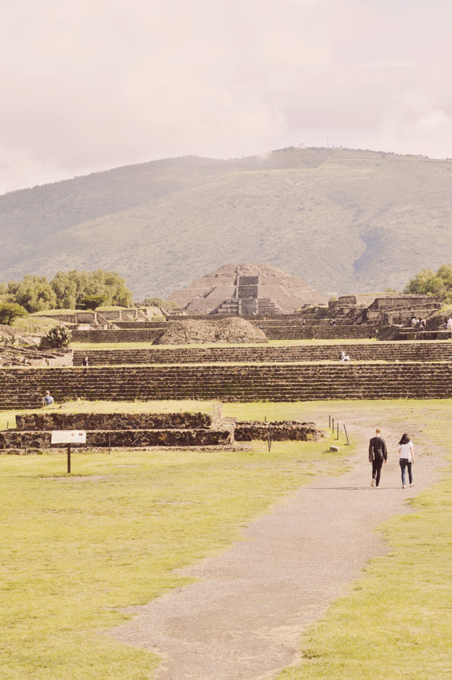 Visiting Teotihuacan Mexico City Day Trip avenue of the dead