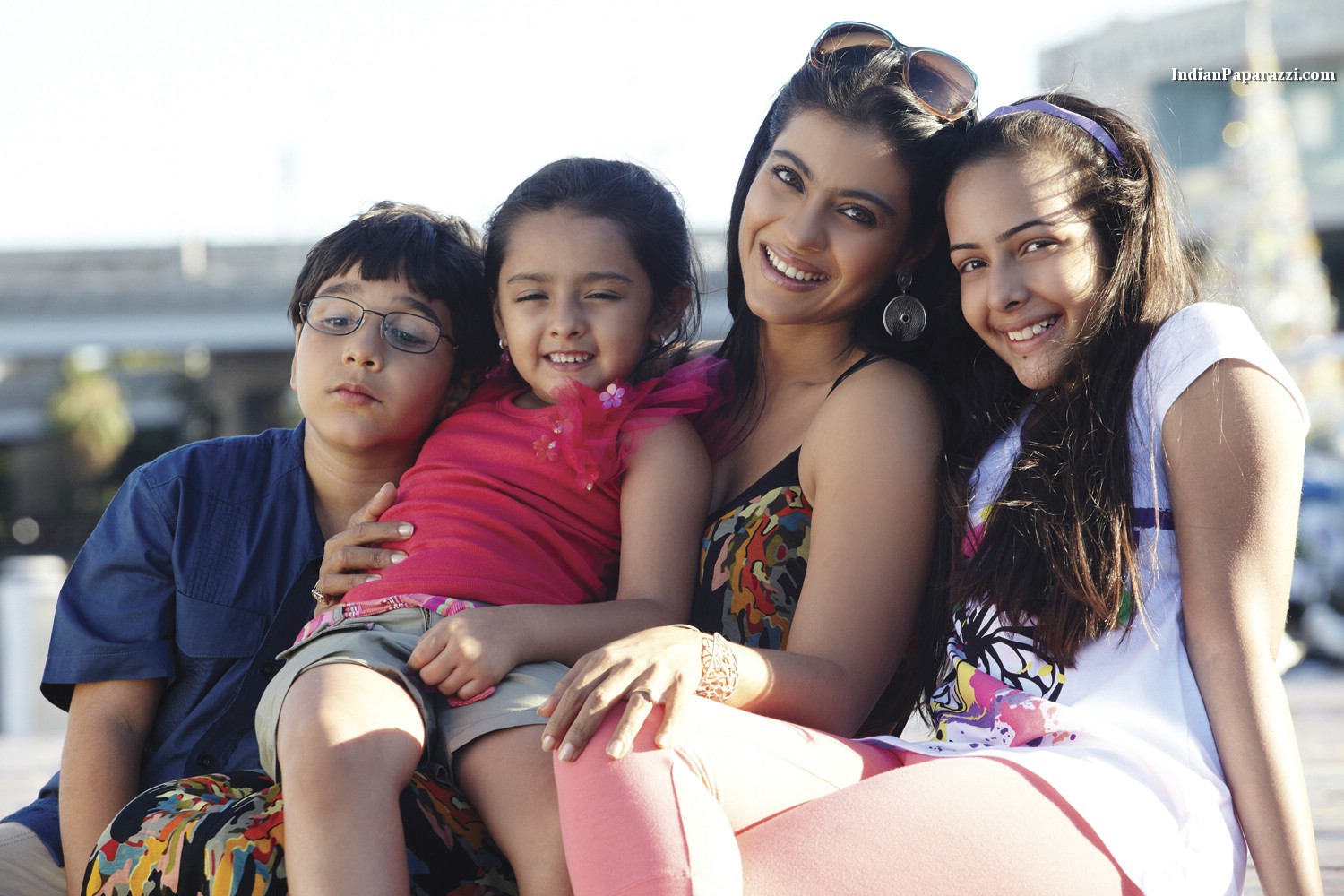 Высокие мамаши. Каджол семья. Семья актрисы Каджол. Каджол 2023. Семья Каджол индийская.