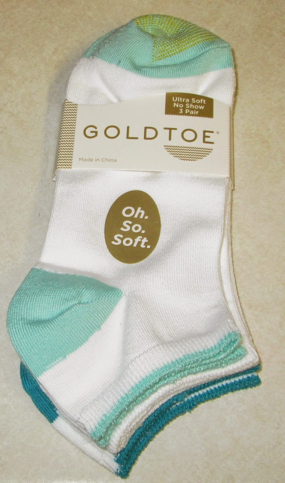 Mommie of 2 Gold Toe Ultra Soft Socks Review