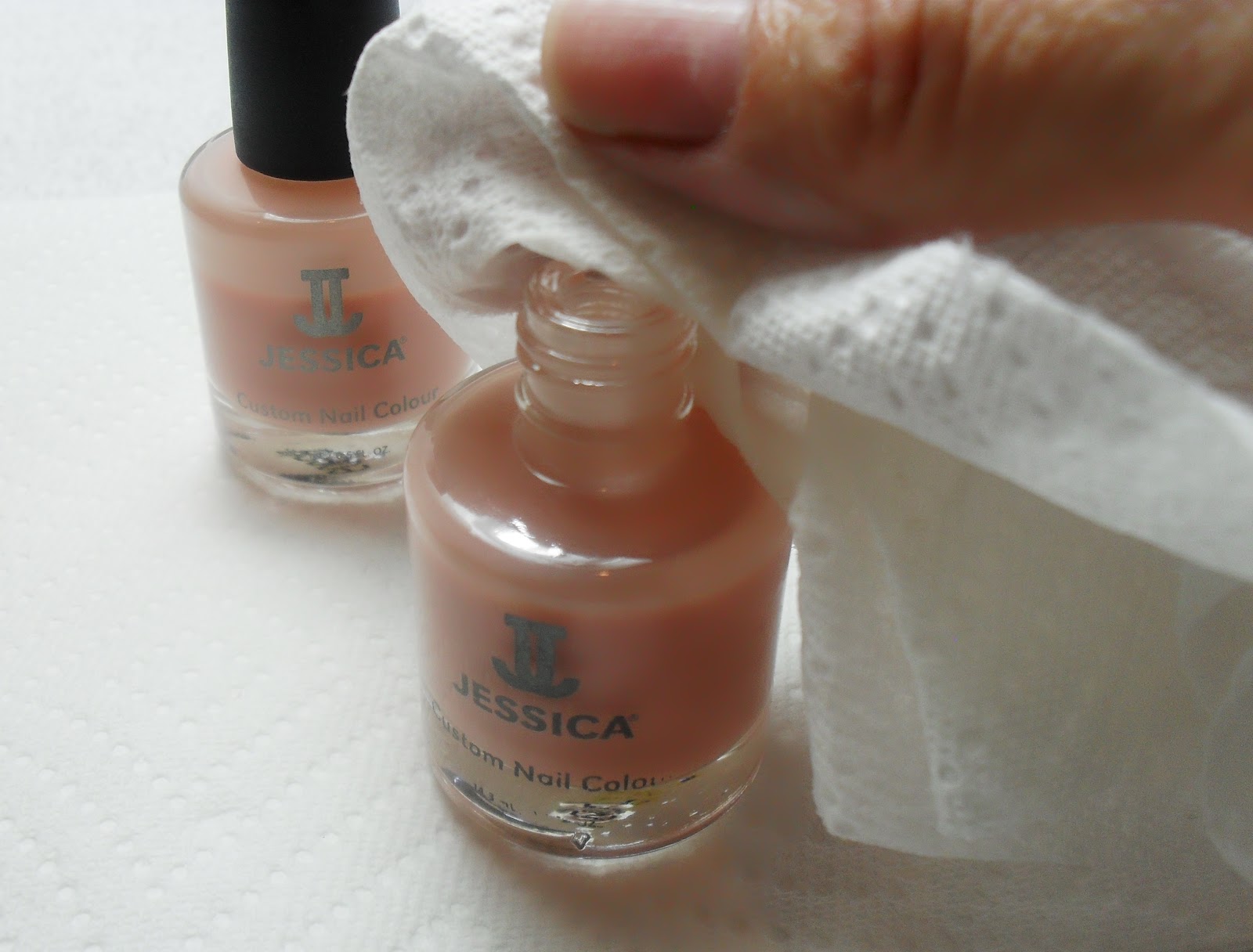 How To Store Nail Polish Do's & Don'ts