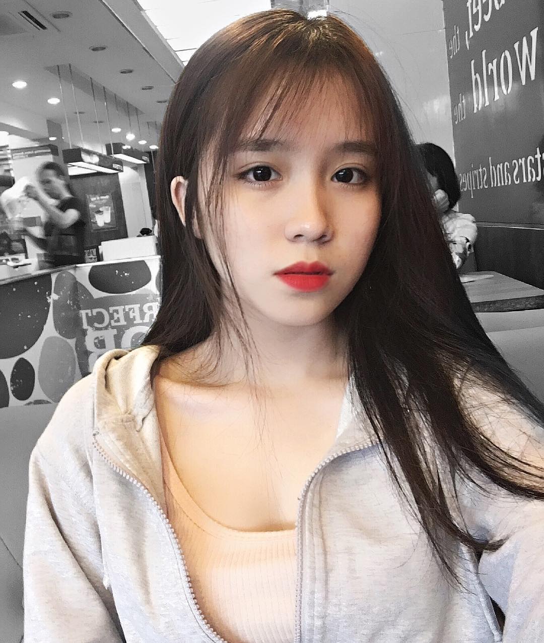 Trần Cẩm Nhung - Nhìn là cho xin một trăm nghìn | Dân 47 - Website Giải Trí Tổng Hợp