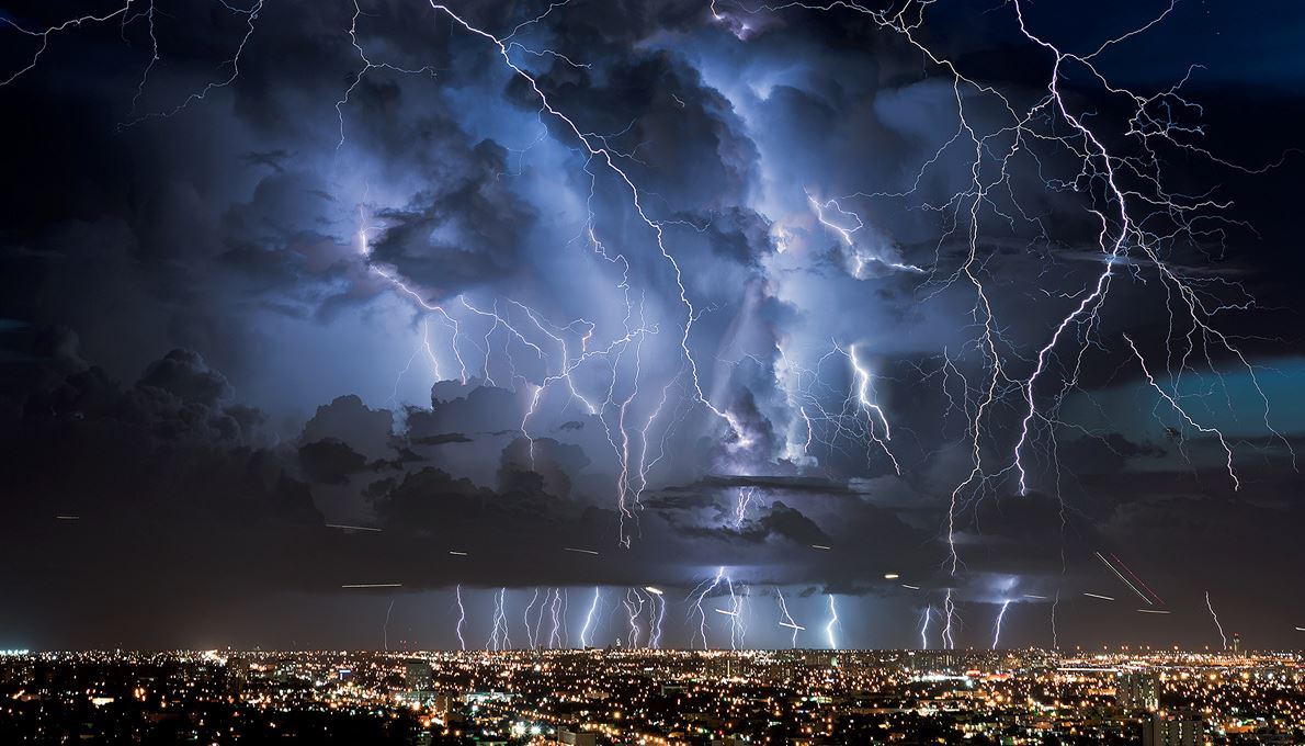 Venezuelan Lightning Storm Lasts 160 Days A Year, 10 Hours A Night In The SAME PLACE