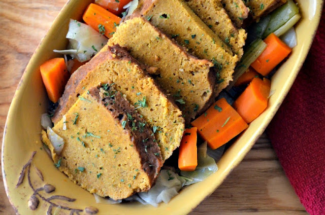 Vegan Rainbow Poptarts for St. Patrick's Day - These colorful poptarts would be really fun for a vegan St. Patrick's Day celebration! Click here for the recipe, or pin it for later <3