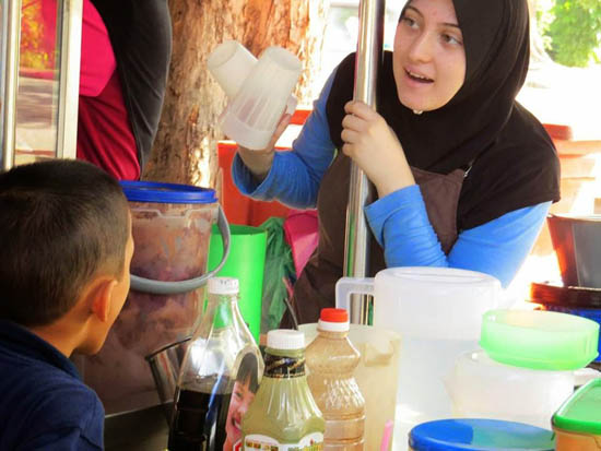 Gadis Itali Jadi Penebar Roti Canai di Kedah Gadis Itali Jadi Penebar Roti Canai di Kedah