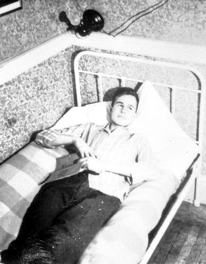 I am Fake Beliebers: George W Bush Childhood Pictures