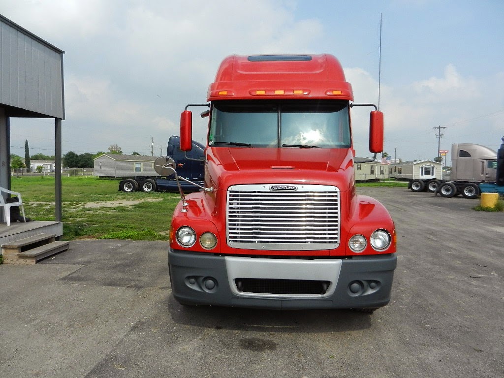 Freightliner Центури красный