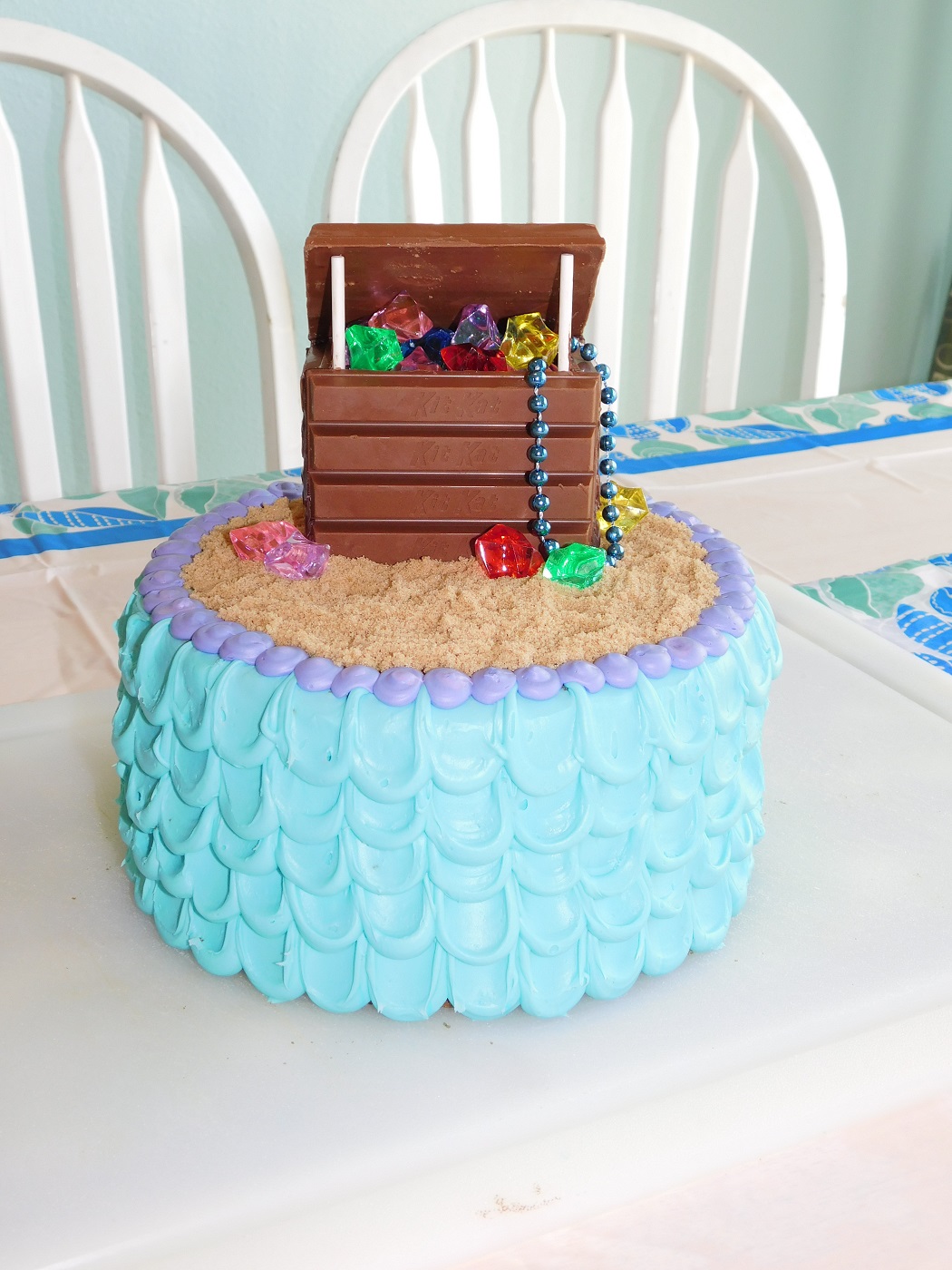 Share 125+ treasure chest cake super hot in.eteachers