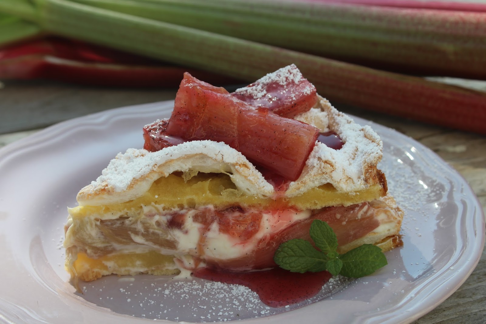 Paulas Frauchen: Rhabarber‑Baiserkuchen
