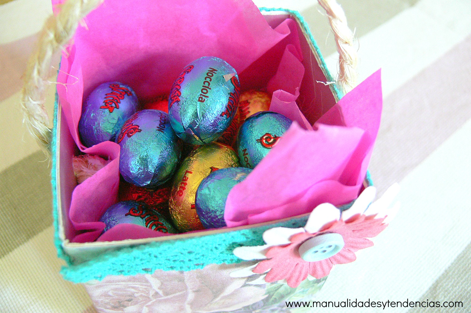 Cesta de huevos de Pascua reciclada / Recycled easter basket HANDBOX Cesta de huevos de Pascua reciclada / Recycled easter basket HANDBOX