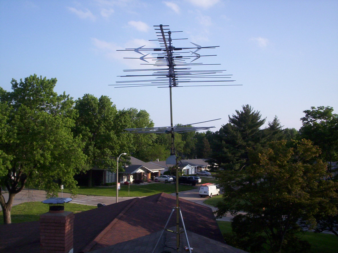 Eric's DXing and Amateur Radio Blog: A New TV Antenna...and New DX