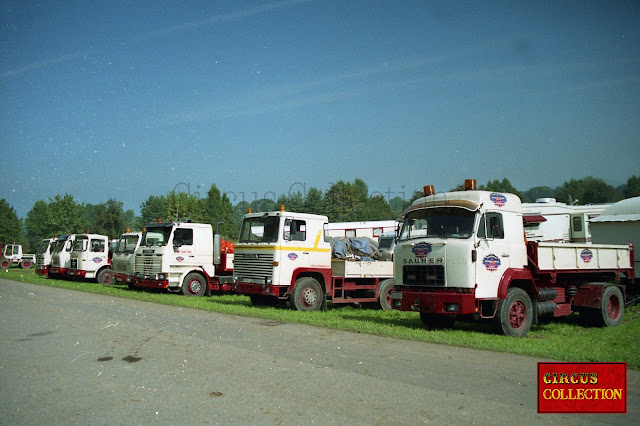 camions du cirque Louis Knie 