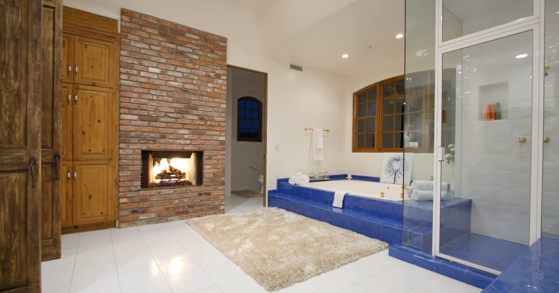 33 Interior Design Photos vs. 9989 Liebe Dr, Beverly Hills, CA Luxury Home Tour