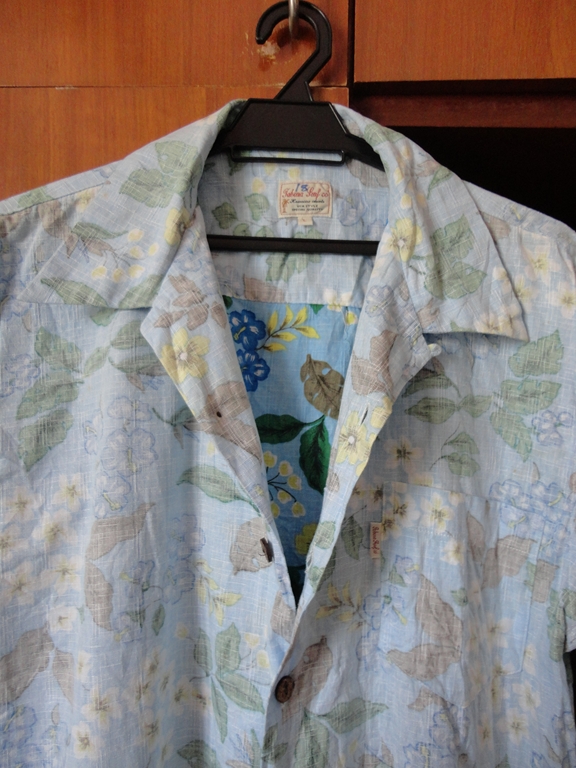 reverse print aloha shirt