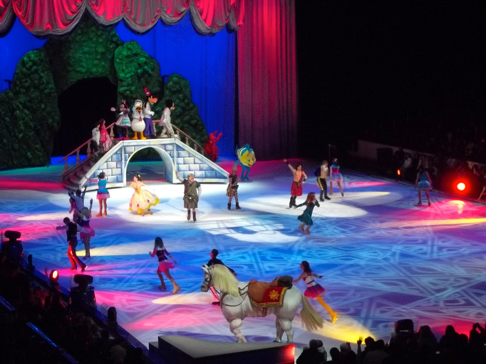Dan Cirucci Disney On Ice Dazzling Entertainment, Photos