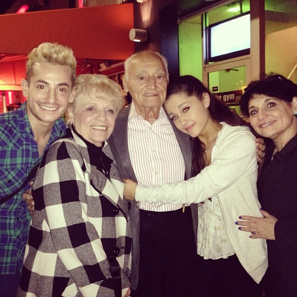 super fans de Ariana grande su biografia