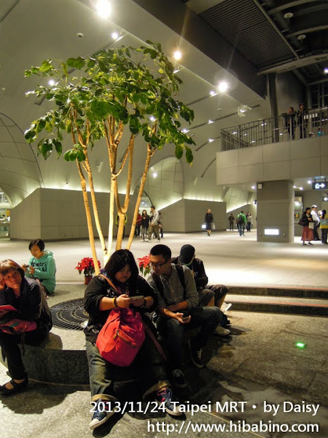 [台北捷運] 信義線 新亮點‧大安森林公園站水舞秀‧夜景