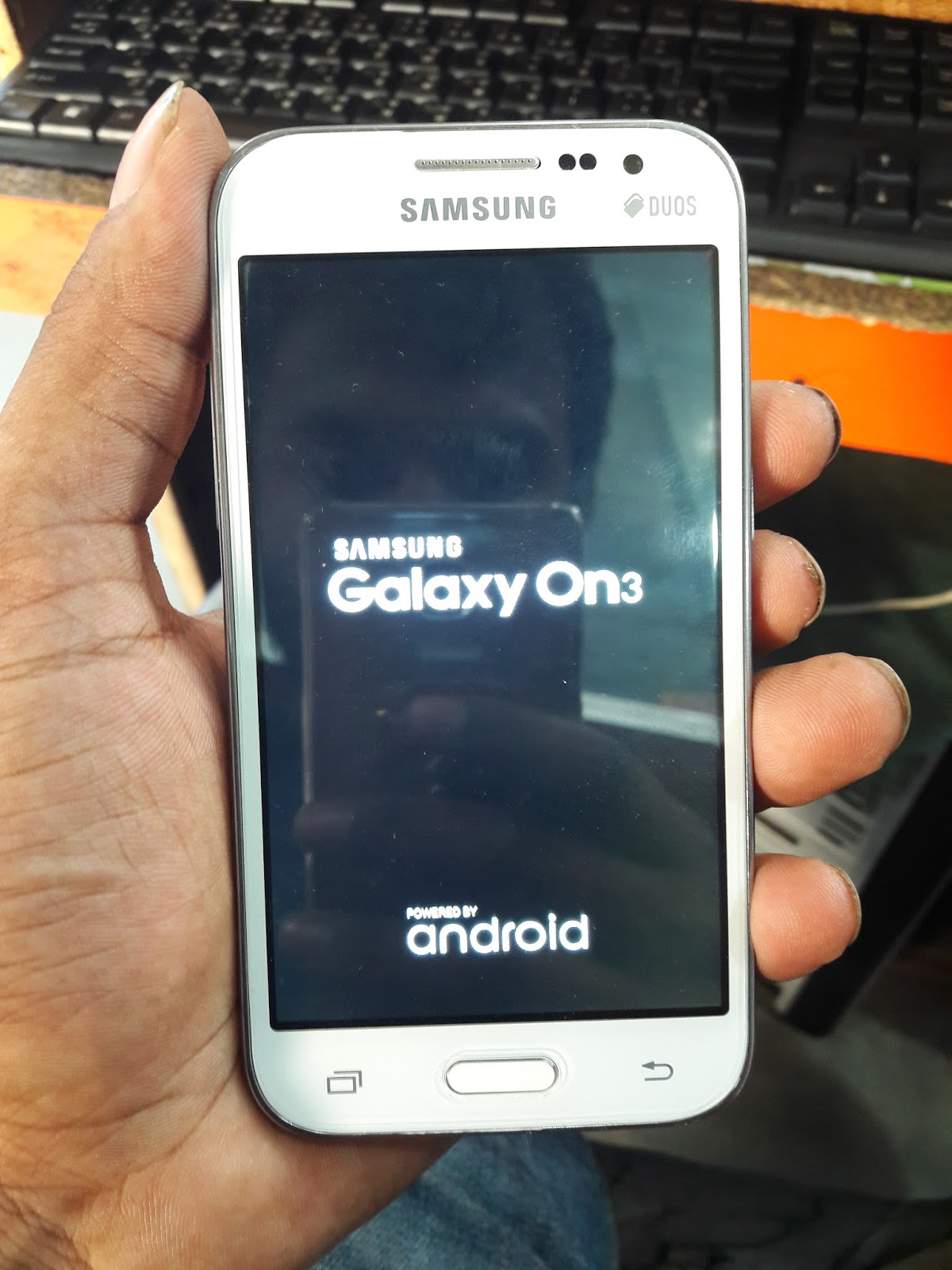 World Easy Smartphone Solution: Samsung Sm-G360 Clone Copy MT6572 V4.4