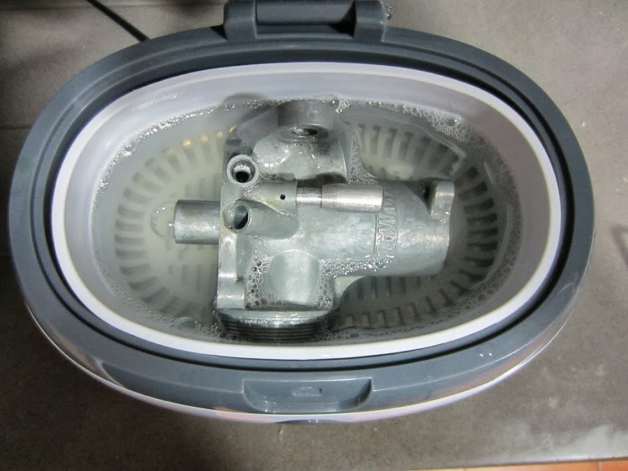 Cuerpo del carburador Amal 622 en ultrasonidos