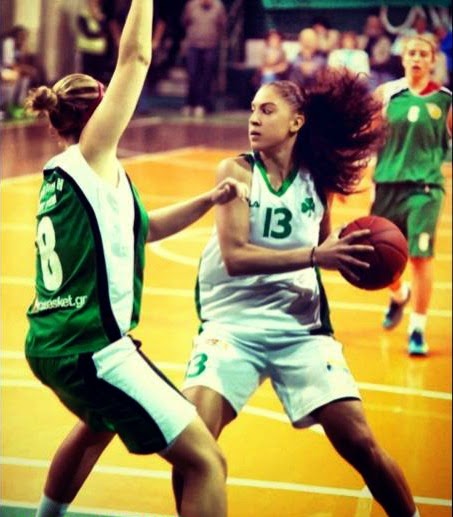 Πρώην "πράσινη" στο πλευρό του Ντάνστον (pics)