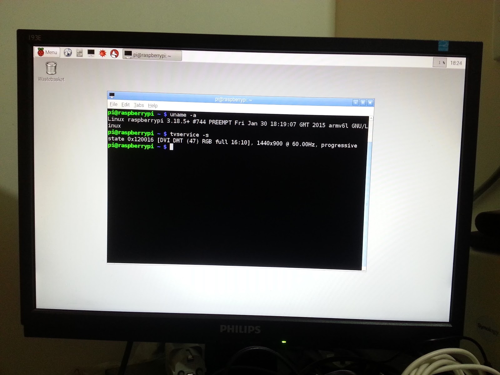 Hello Raspberry Pi My Raspberry Pi 2 cannot detect monitor resolution!!!