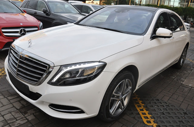 Thiết kế ngoại thất Mercedes S400 L Mercedes S400 L là dòng xe siêu sang của Mercedes
