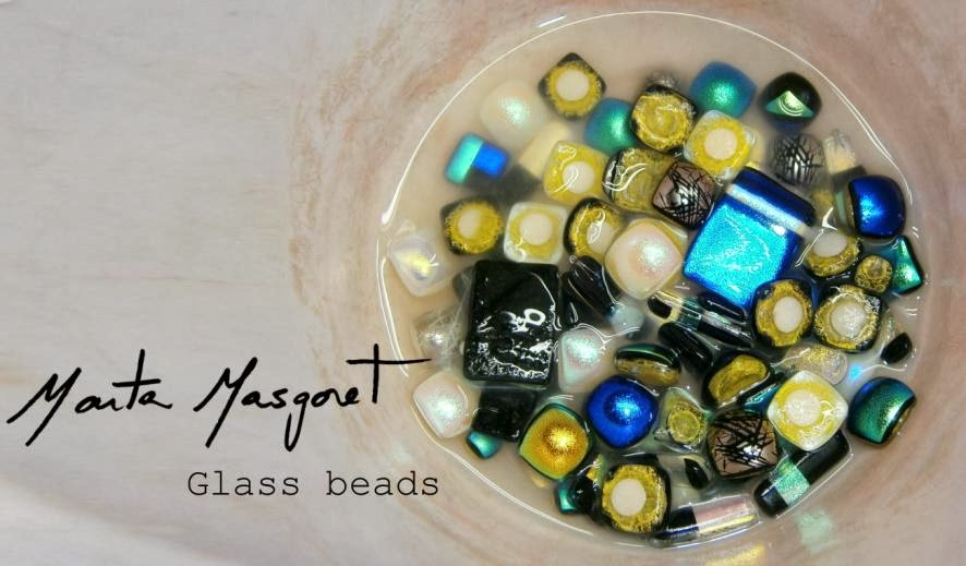 Fused glass beads