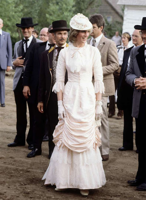 Princesa Diana de Gales: elegância e estilo próprio elfadnarilha