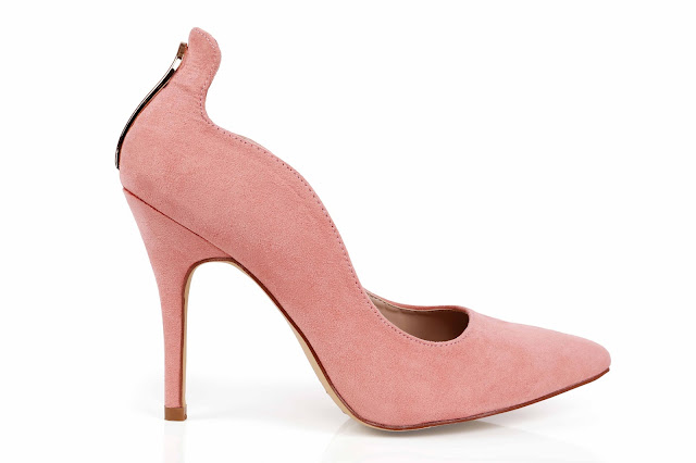 Spotted: Alia Bhatt in INTOTO shoes Spotted: Alia Bhatt in INTOTO shoes