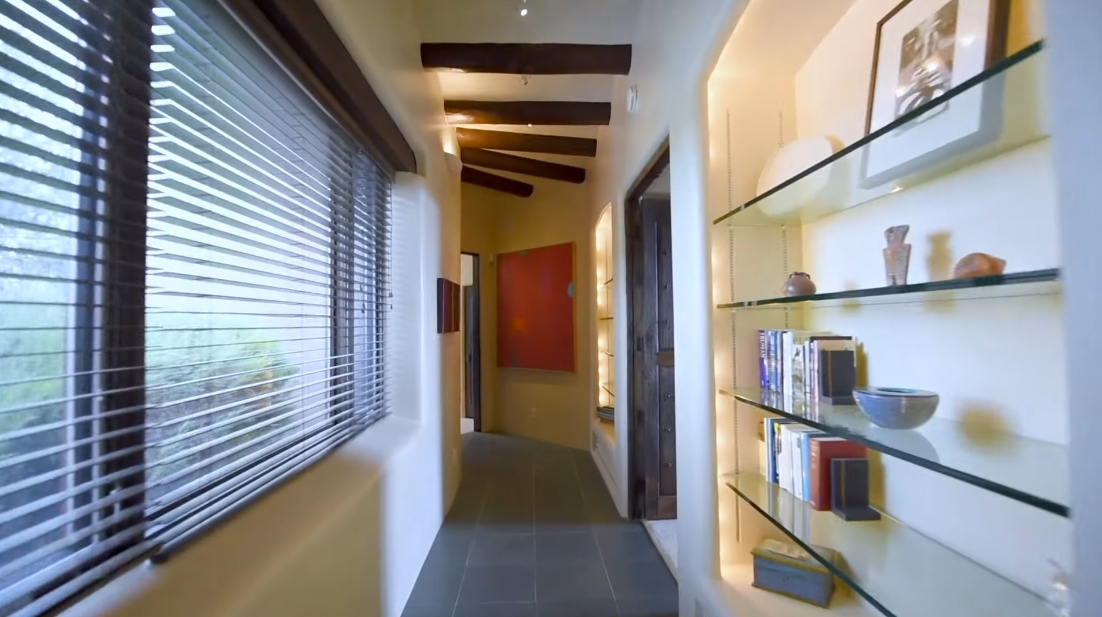 Tour 2 Indian Pony, Santa Fe Luxury Home vs. 29 Interior Design Photos